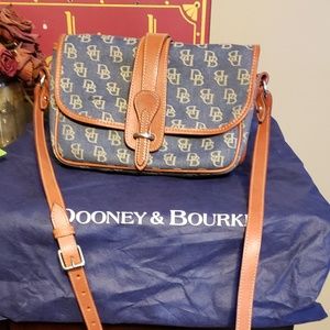 Lovely ladies crossbody.